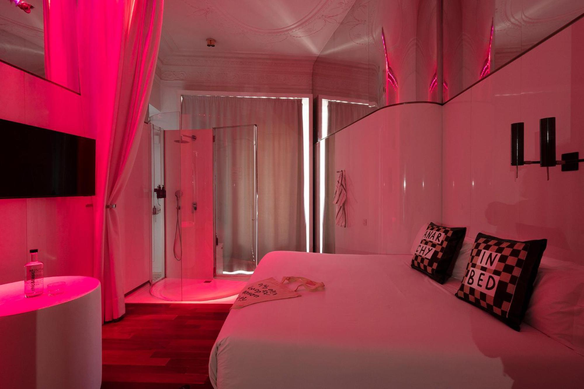 Chic & Basic Born Boutique Hotel Барселона Экстерьер фото