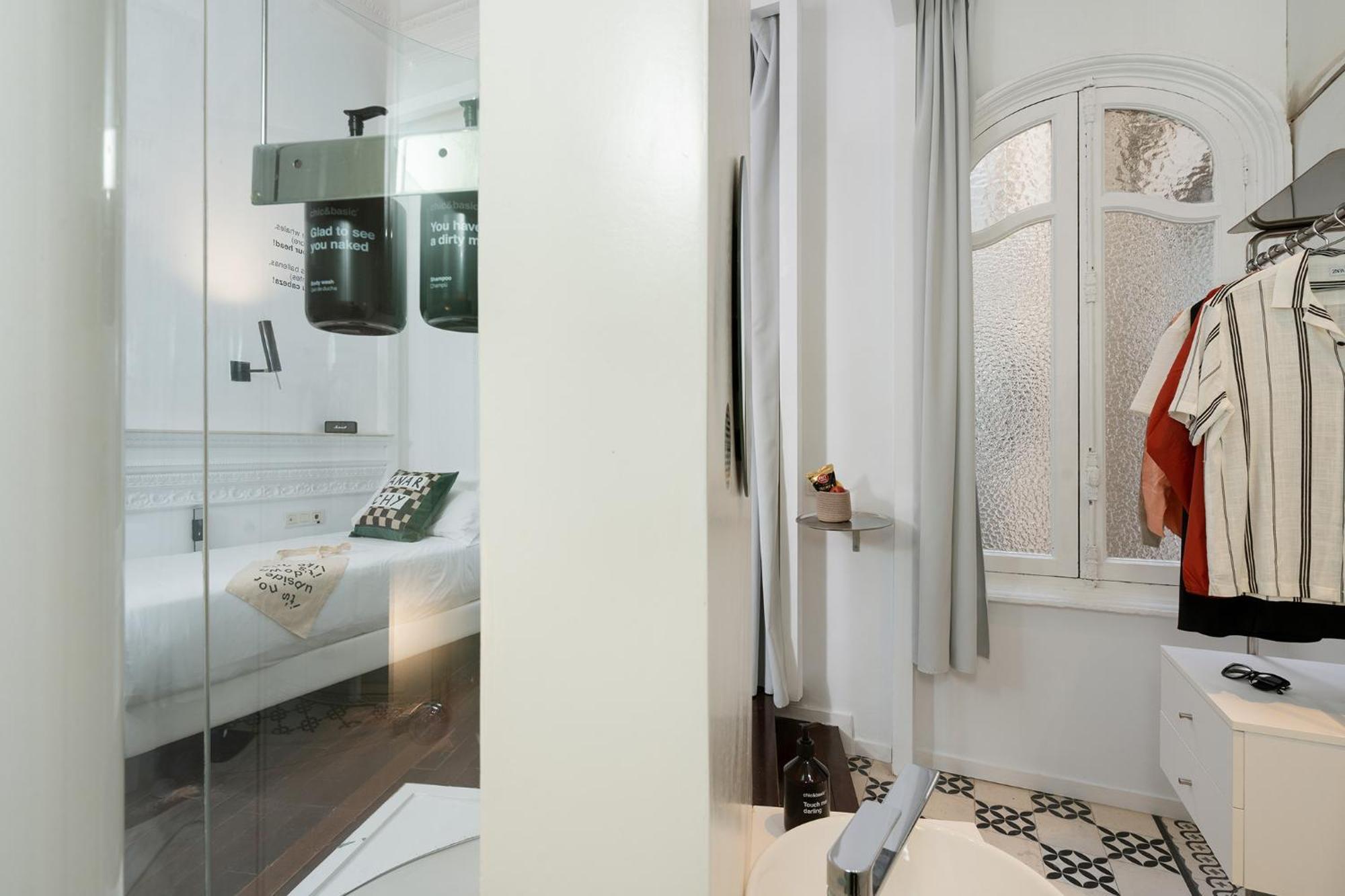 Chic & Basic Born Boutique Hotel Барселона Экстерьер фото