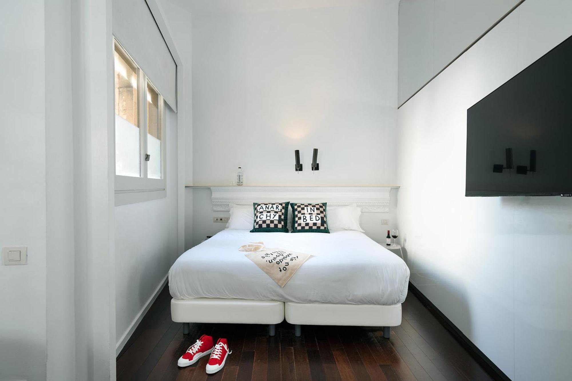 Chic & Basic Born Boutique Hotel Барселона Экстерьер фото
