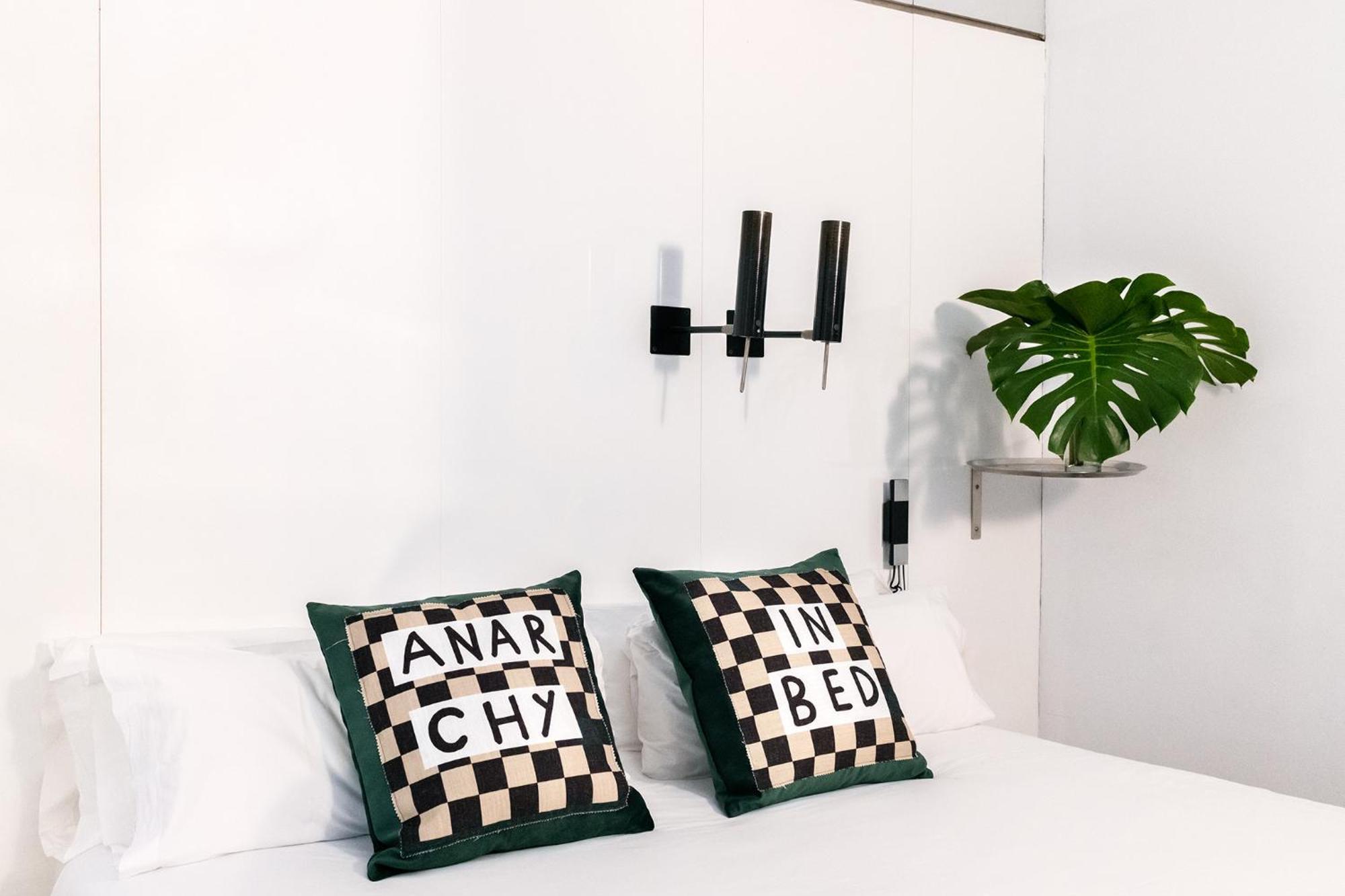 Chic & Basic Born Boutique Hotel Барселона Экстерьер фото