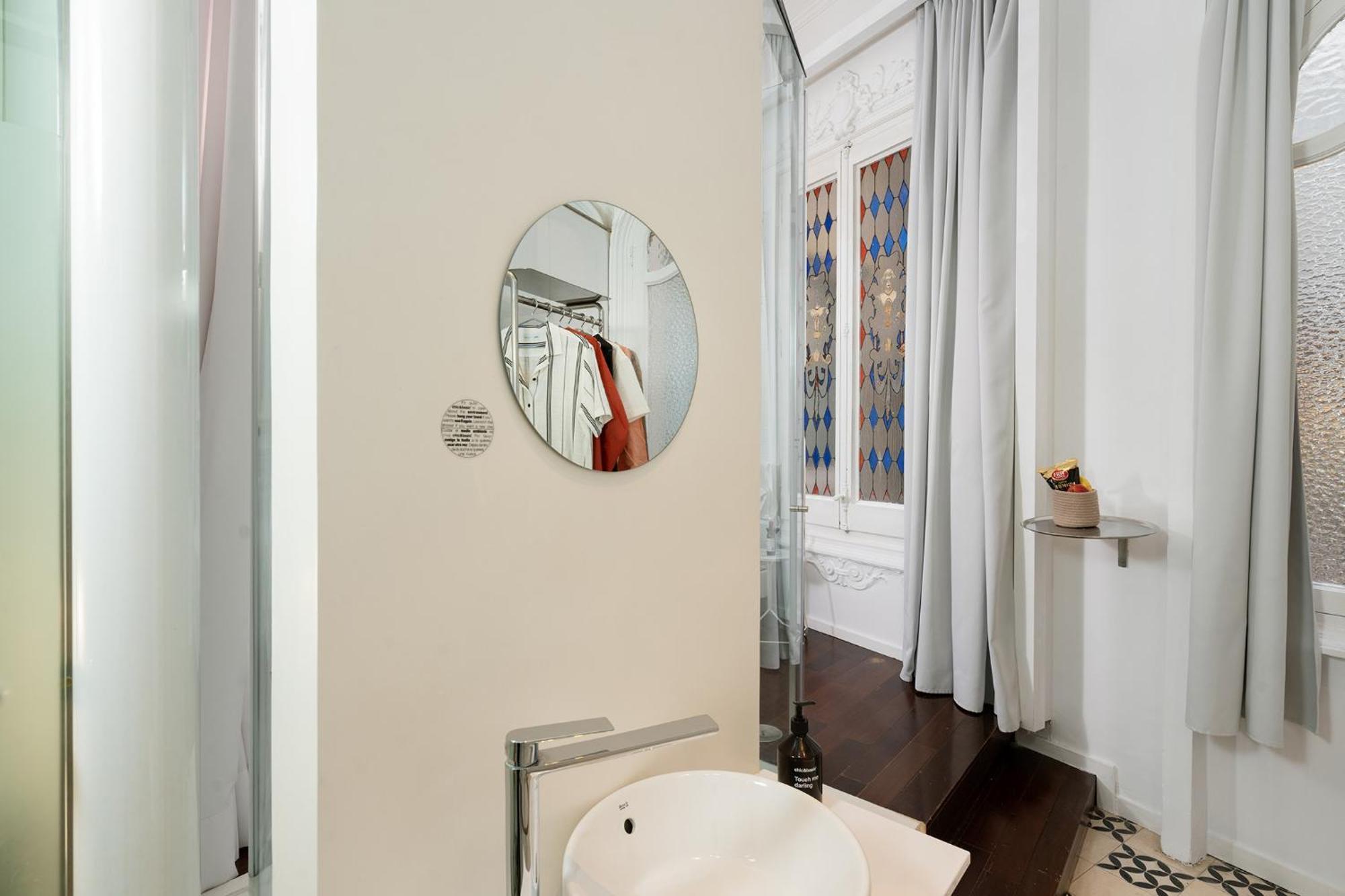 Chic & Basic Born Boutique Hotel Барселона Экстерьер фото