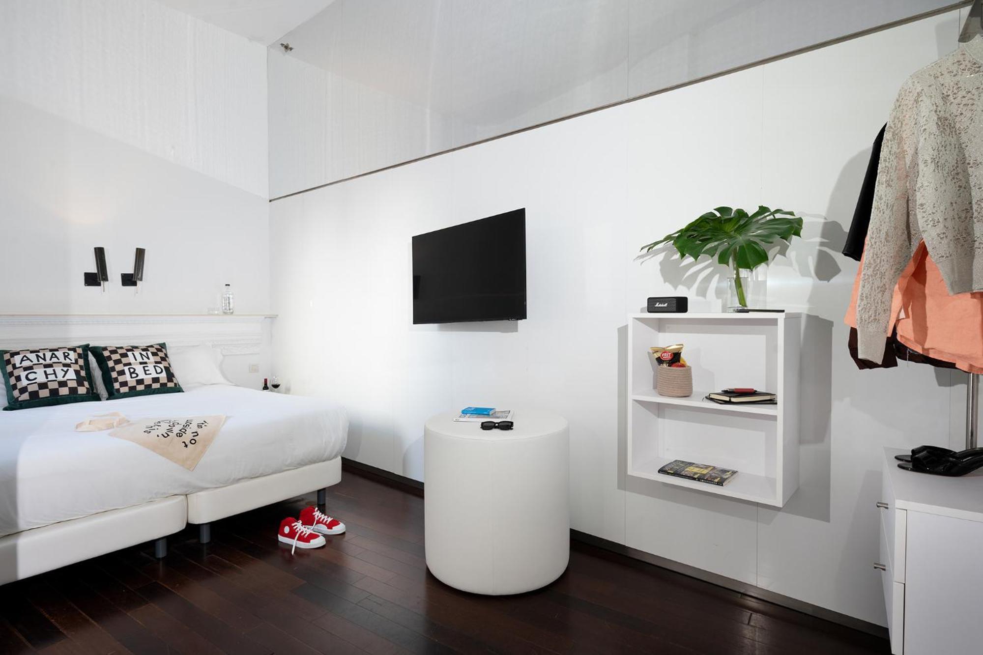 Chic & Basic Born Boutique Hotel Барселона Экстерьер фото