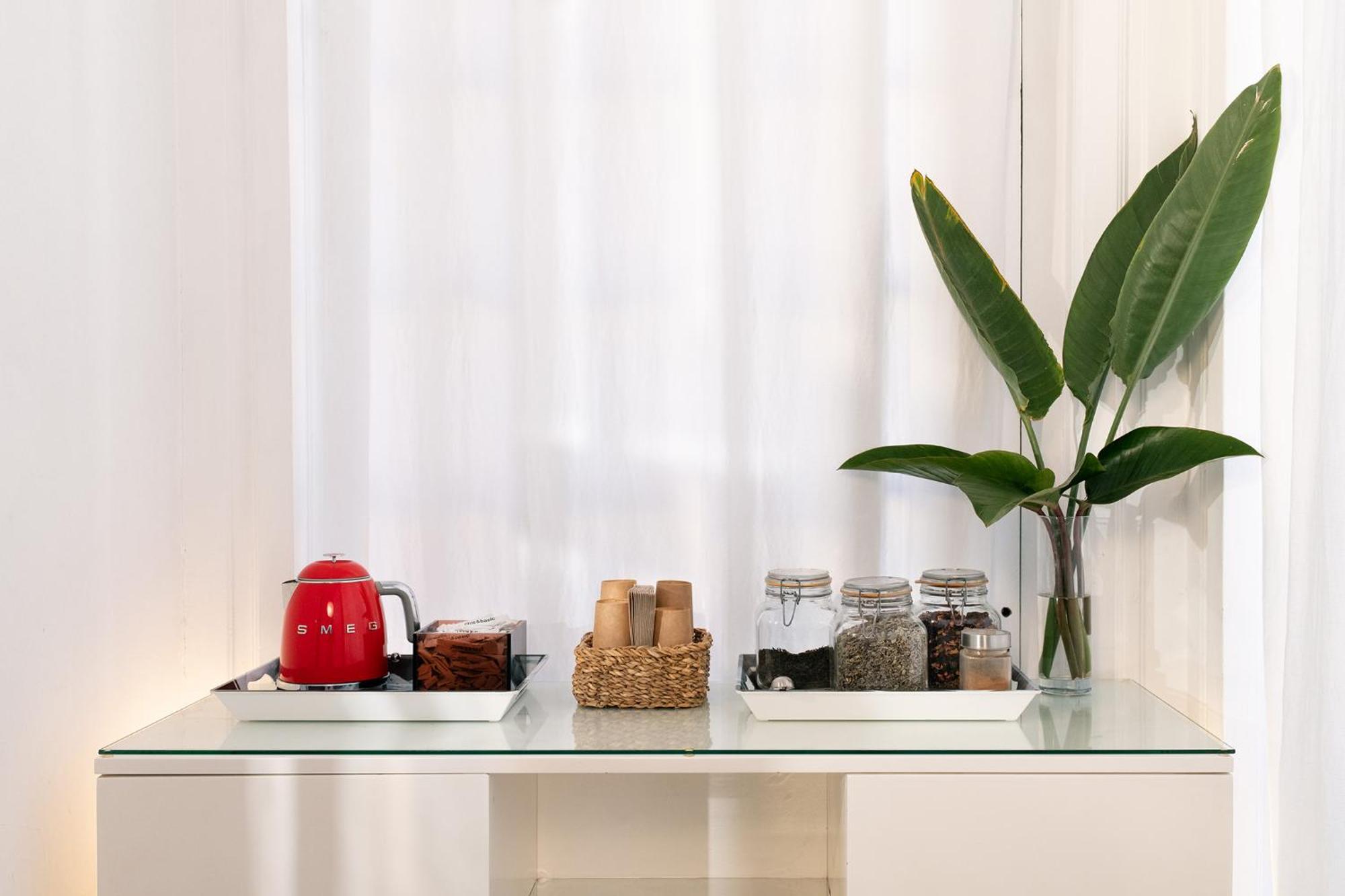 Chic & Basic Born Boutique Hotel Барселона Экстерьер фото