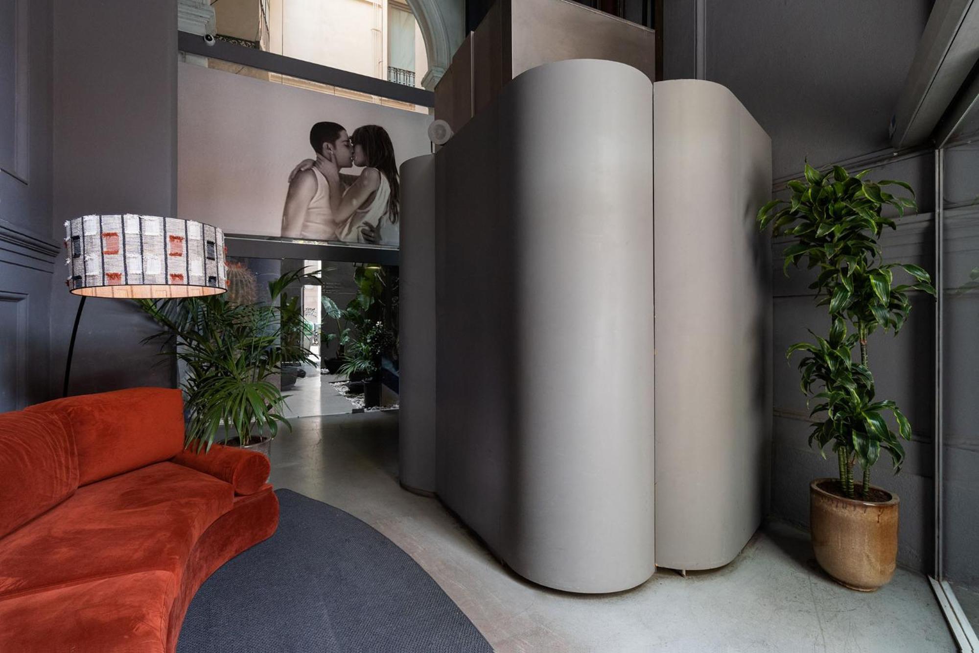 Chic & Basic Born Boutique Hotel Барселона Экстерьер фото
