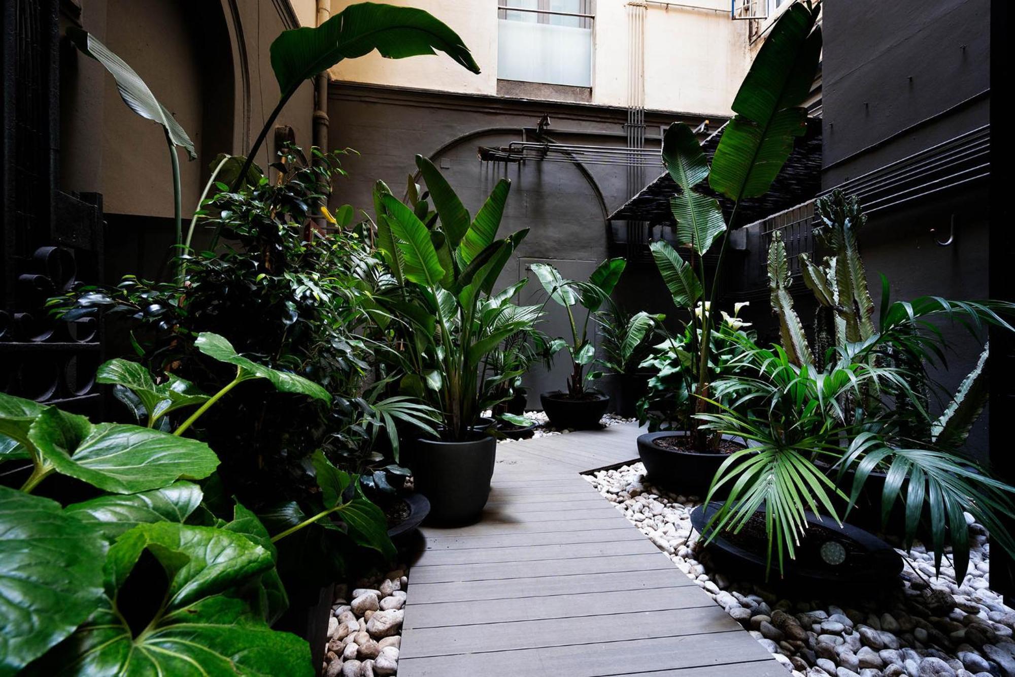 Chic & Basic Born Boutique Hotel Барселона Экстерьер фото