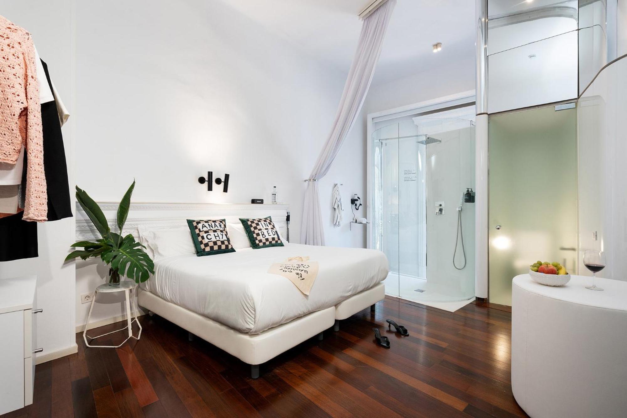 Chic & Basic Born Boutique Hotel Барселона Экстерьер фото