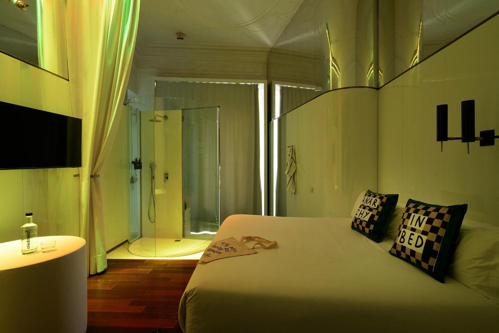 Chic & Basic Born Boutique Hotel Барселона Экстерьер фото