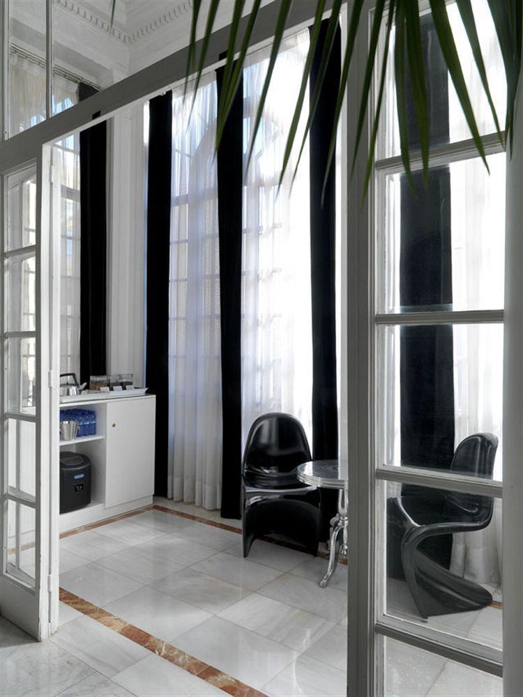 Chic & Basic Born Boutique Hotel Барселона Экстерьер фото