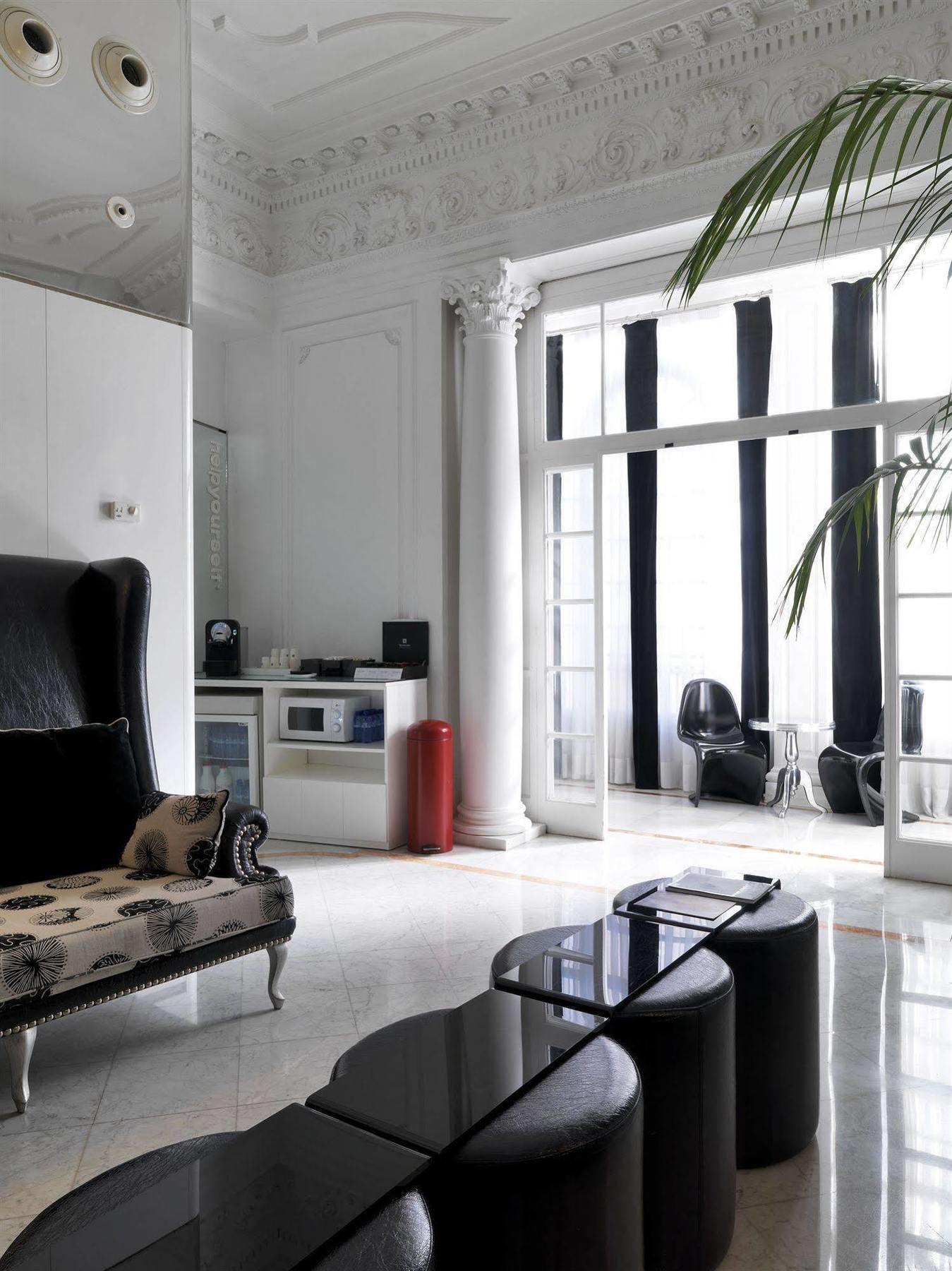 Chic & Basic Born Boutique Hotel Барселона Экстерьер фото