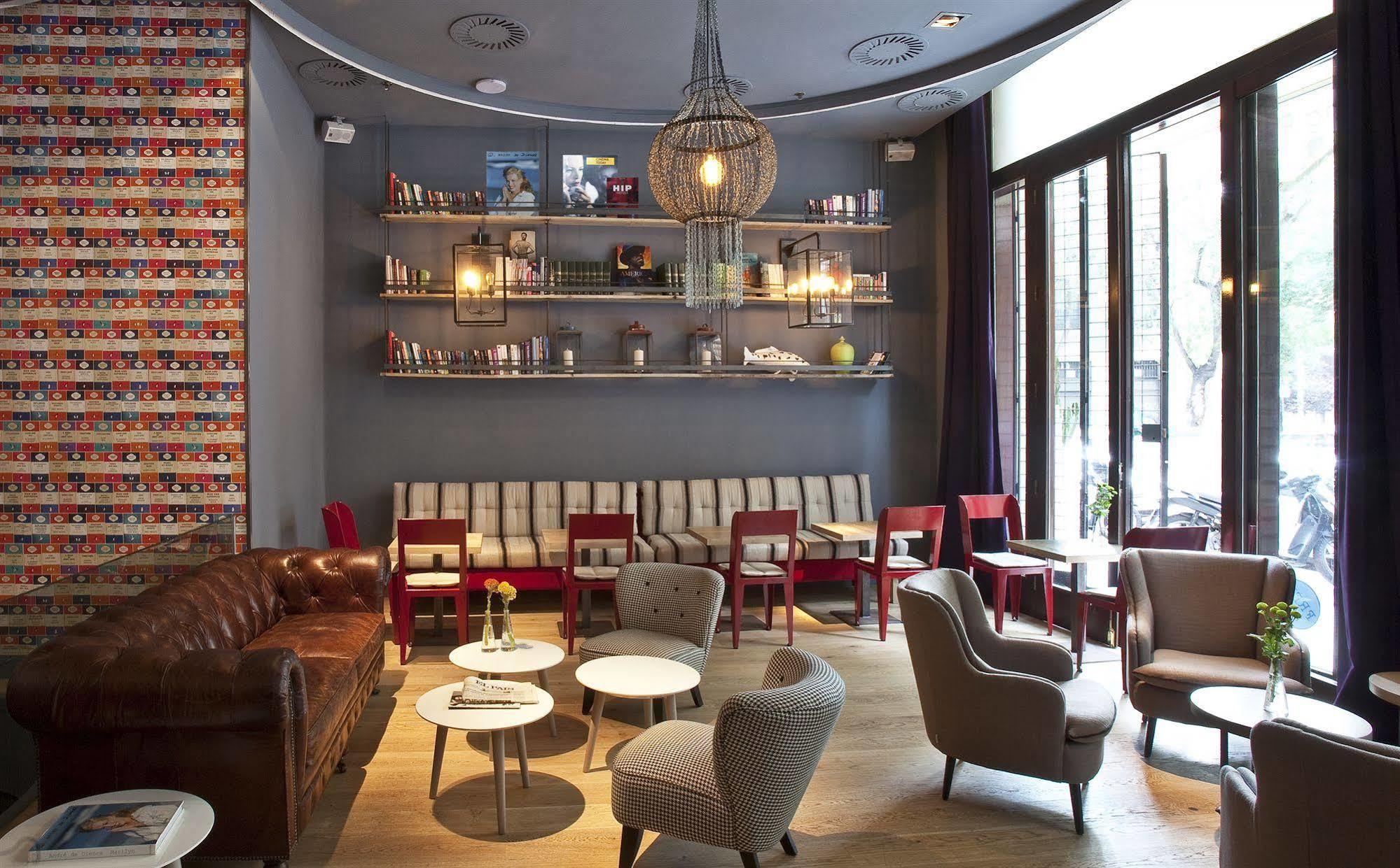 Chic & Basic Born Boutique Hotel Барселона Экстерьер фото